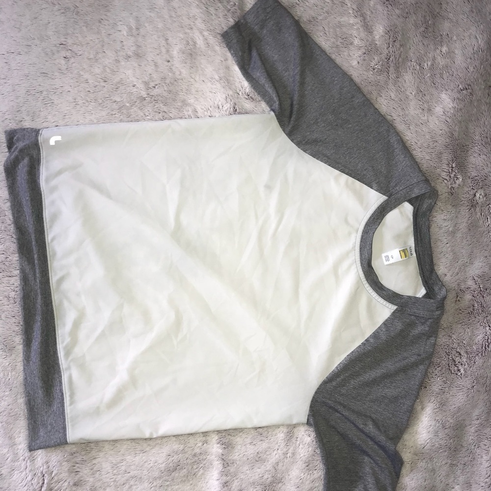 Sporty 3/4 sleeve shirt